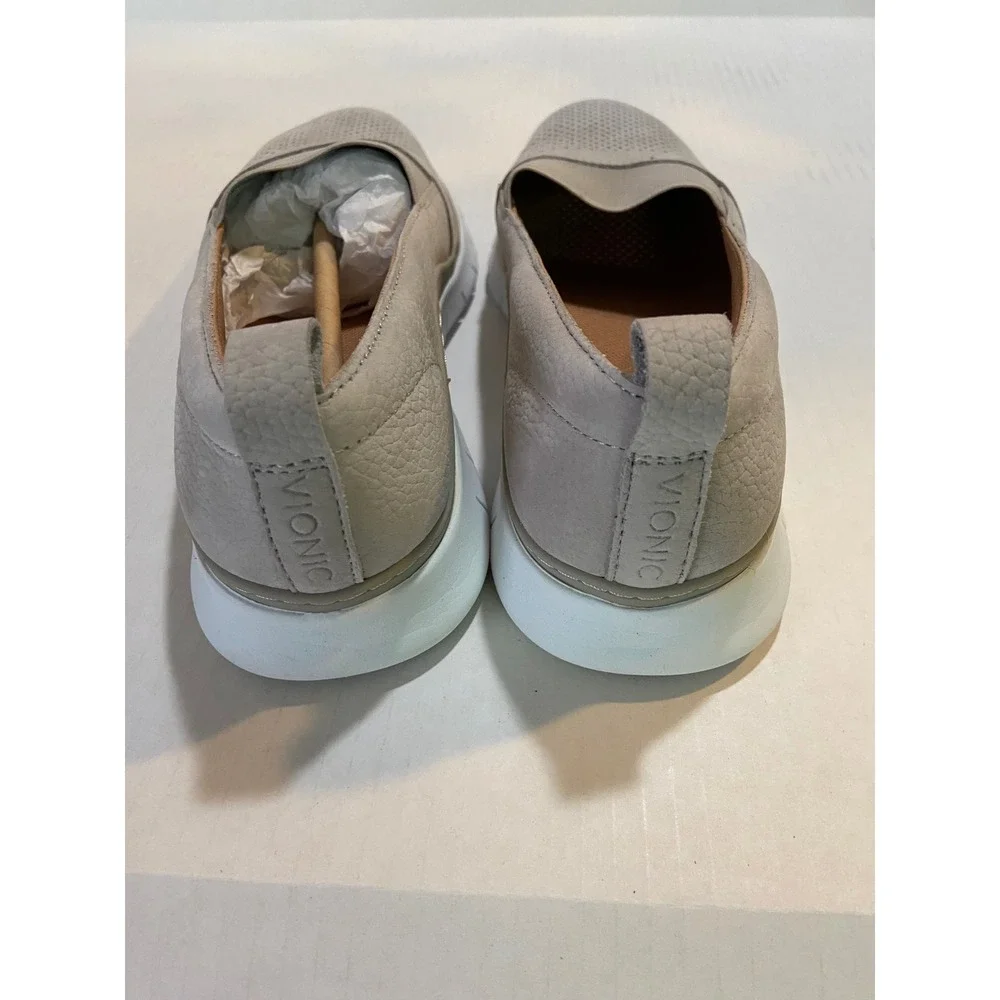 Vionic Roxan Greige Leather Perforated Slip On Sneakers Womens 8.5 Wide Orthotic